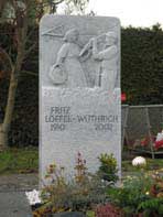 Bauernmotiv auf Friedhof Gretzenbach